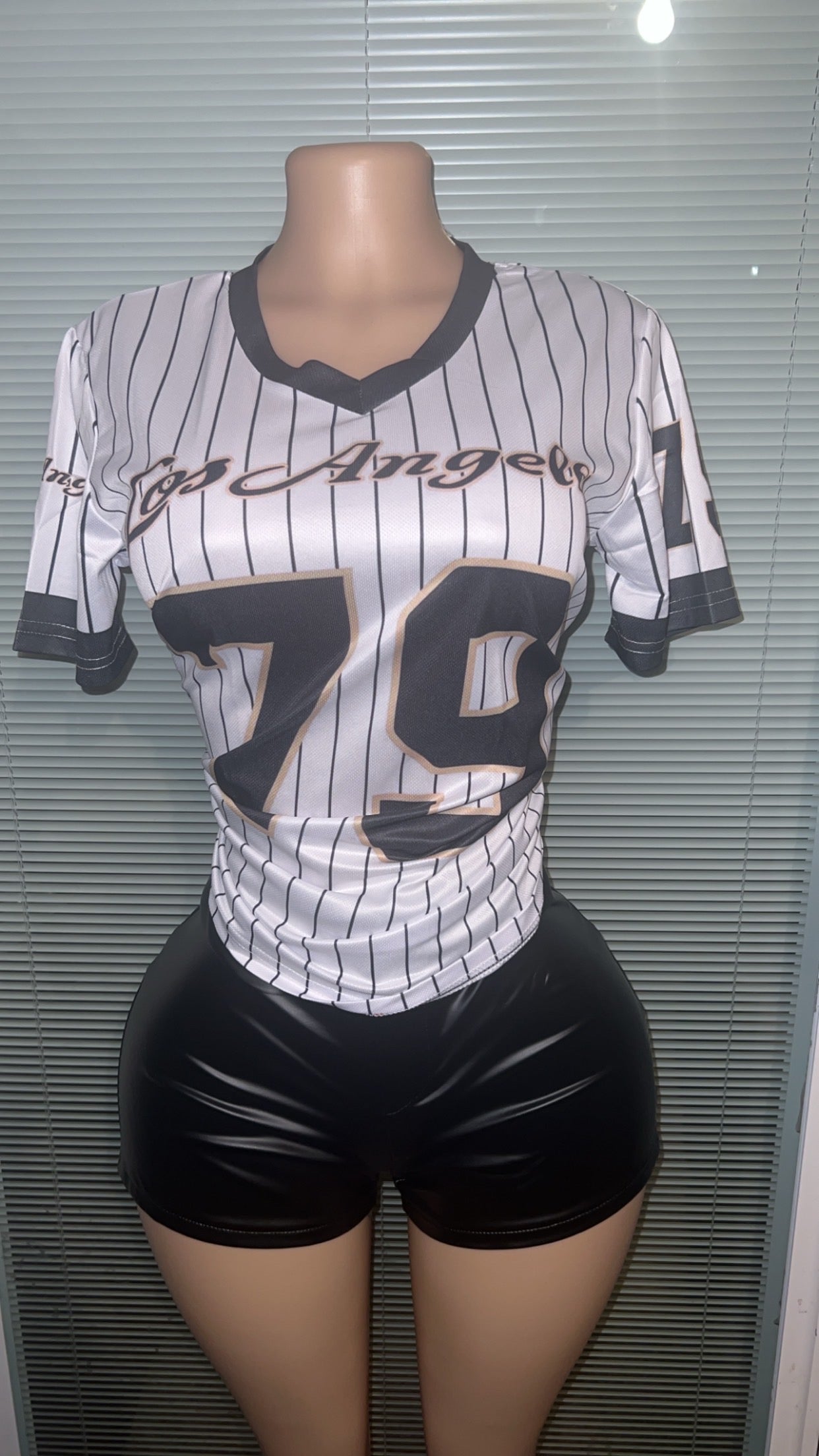 LA Top 2X can fit a XL